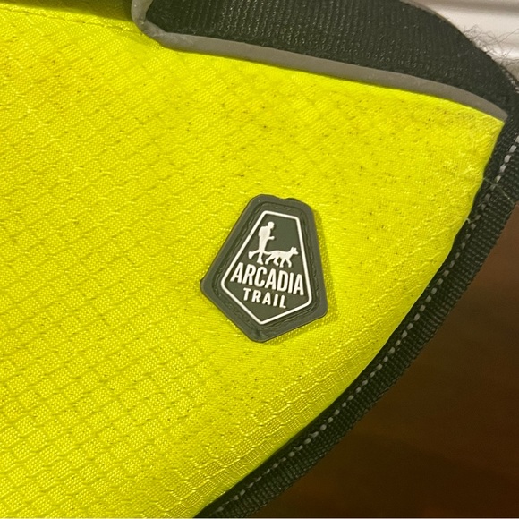 Arcadia Trail Flotation Coat for Dogs - Size Medium Slightly used - Picture 3 of 13